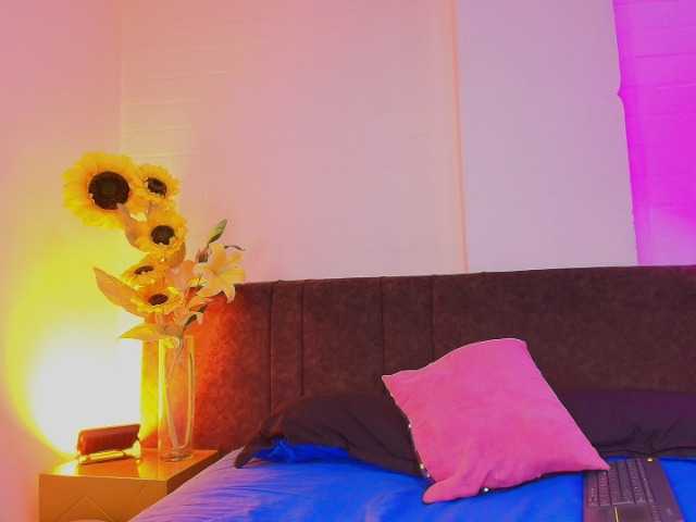 Cloecuttee online show from August 10, 12:39 pm