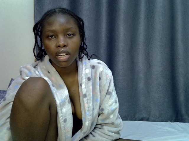 Comfort2a online show from August 12, 9:06 pm