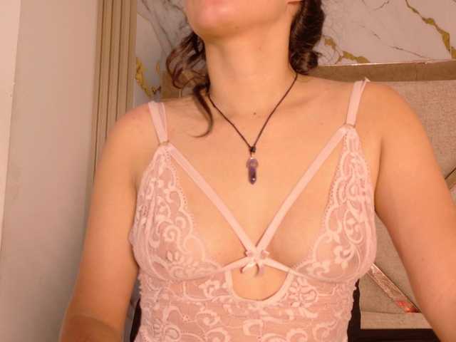 CoralineSanchez online show from July 25, 7:18 pm