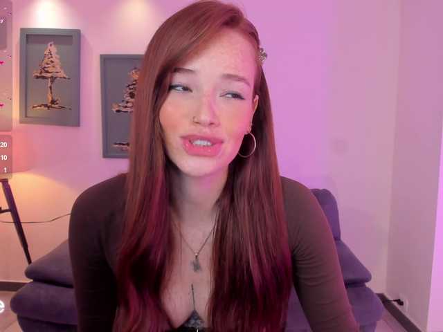 CorinneRusso online show from August 4, 12:07 am