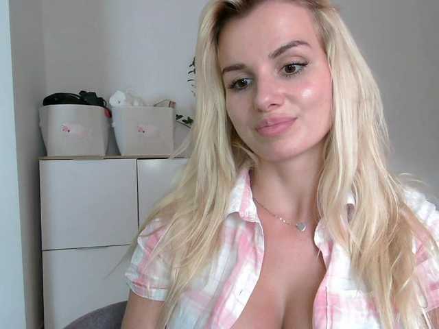 CorneliaSweet online show from August 31, 2:40 pm