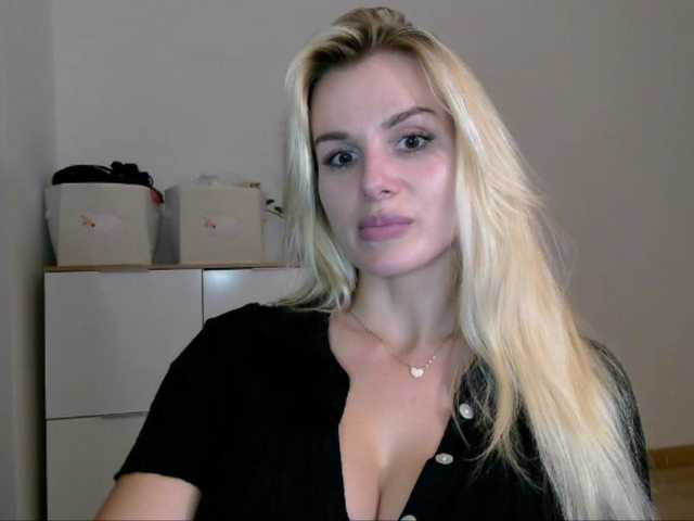 CorneliaSweet online show from August 31, 6:20 pm