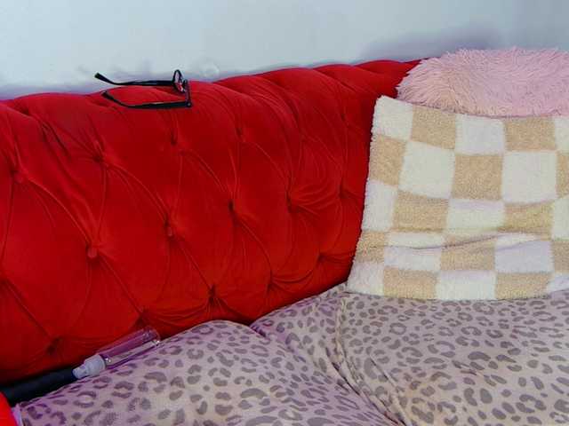 CougarMilf online show from August 10, 9:44 am