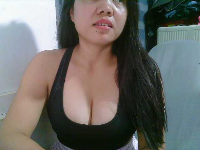 Courtney01 online show from August 11, 12:01 am