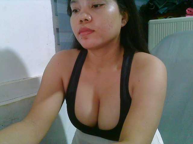 Courtney01 online show from August 12, 7:11 am