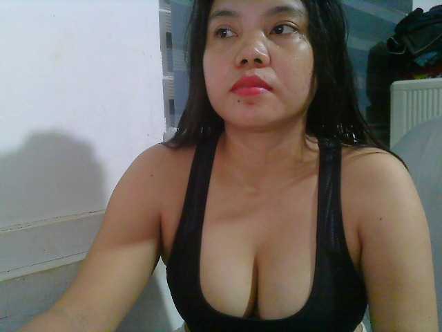 Courtney01 online show from August 13, 4:15 am