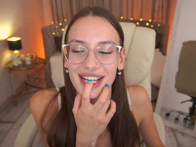 CozyMell online show from August 15, 4:55 pm