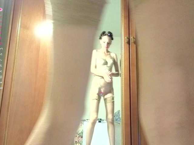 Crazy1one online show from August 11, 5:48 pm