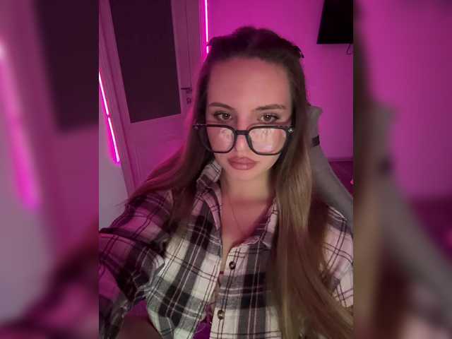 CrisKissa online show from September 7, 10:16 pm