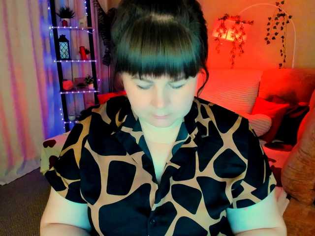CrystaalStaar online show from June 14, 6:49 pm