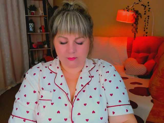CrystaalStaar online show from August 13, 9:40 pm
