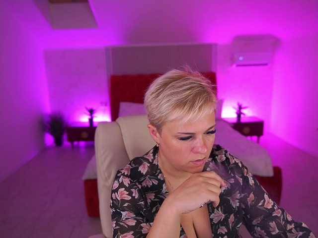 CrystalVibe online show from August 10, 10:00 pm