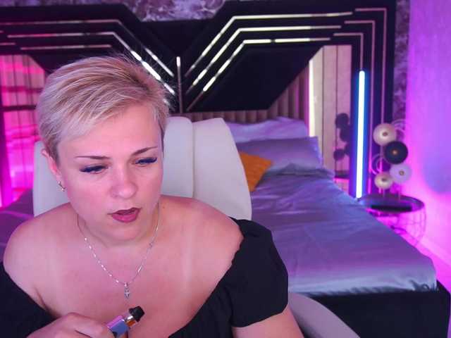 CrystalVibe online show from August 24, 9:55 pm