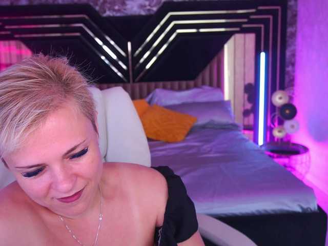 CrystalVibe online show from August 24, 11:01 pm