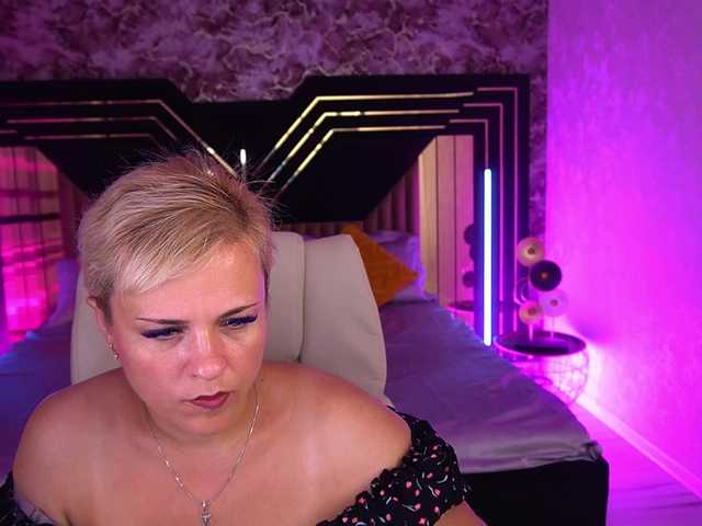 CrystalVibe online show from August 25, 7:10 pm