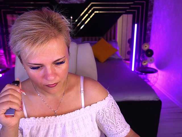 CrystalVibe online show from August 31, 8:09 pm