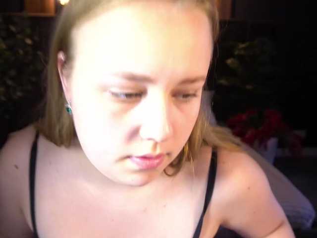 CrystallPaws online show from August 13, 5:43 am