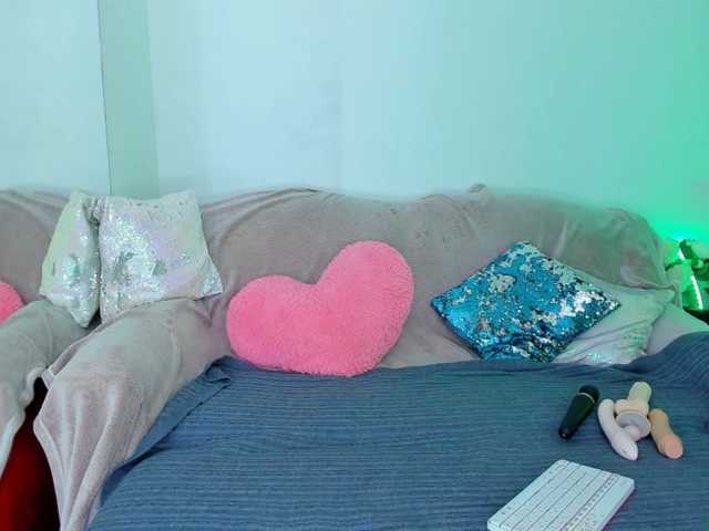 CurlyDream online show from August 18, 5:13 am