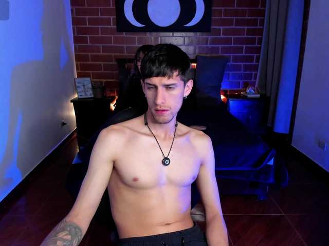 CurlyScarlett13 online show from July 3, 2:24 am