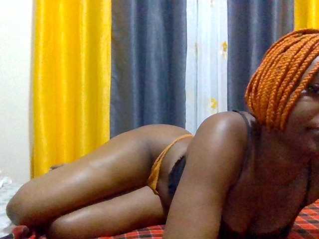 Curvey online show from August 27, 6:49 pm