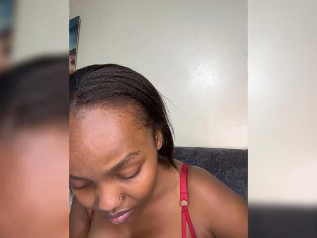 Curvy-maxy9 online show from August 13, 4:59 am