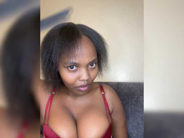 Curvy-maxy9 online show from August 16, 10:25 pm
