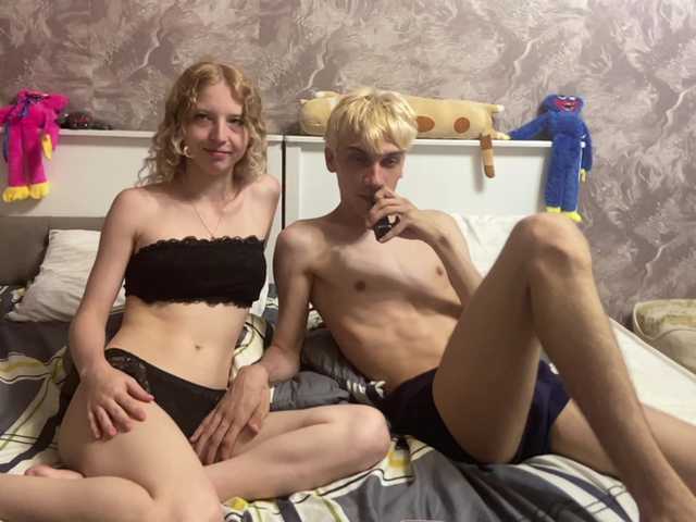 Cute-Couple online show from August 11, 6:21 pm