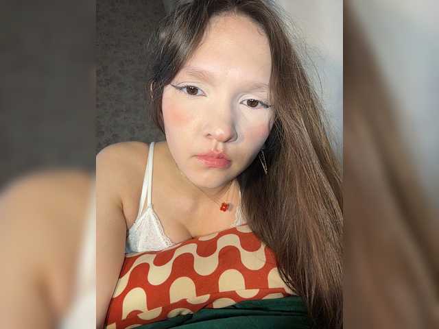 CuteLolly online show from August 10, 1:56 pm