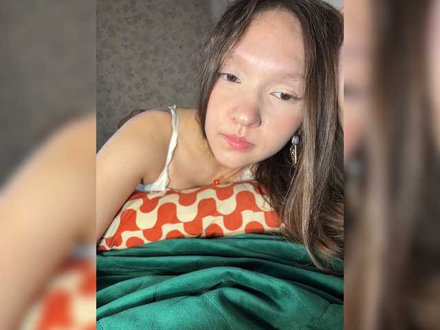 CuteLolly online show from August 10, 5:25 pm