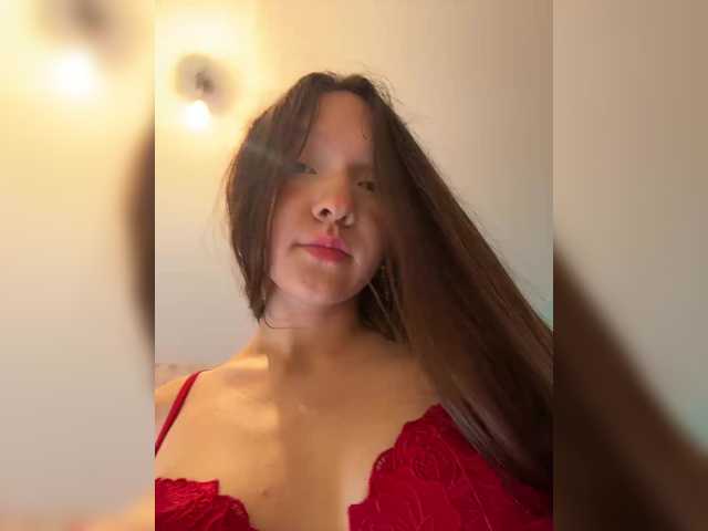 CuteLolly online show from August 11, 8:00 pm