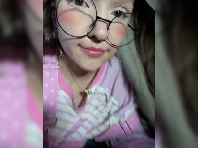 CuteLolly online show from August 12, 6:54 pm