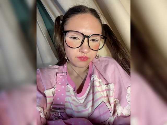 CuteLolly online show from August 12, 9:06 pm