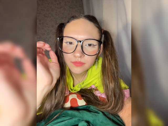 CuteLolly online show from August 13, 9:51 pm