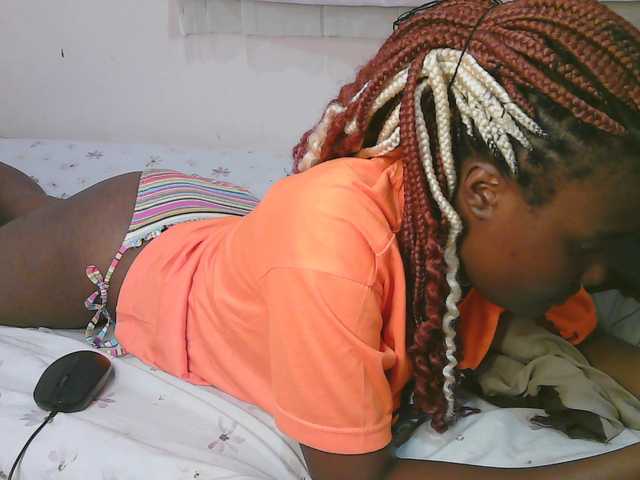 Cute-latasha online show from August 11, 7:16 pm