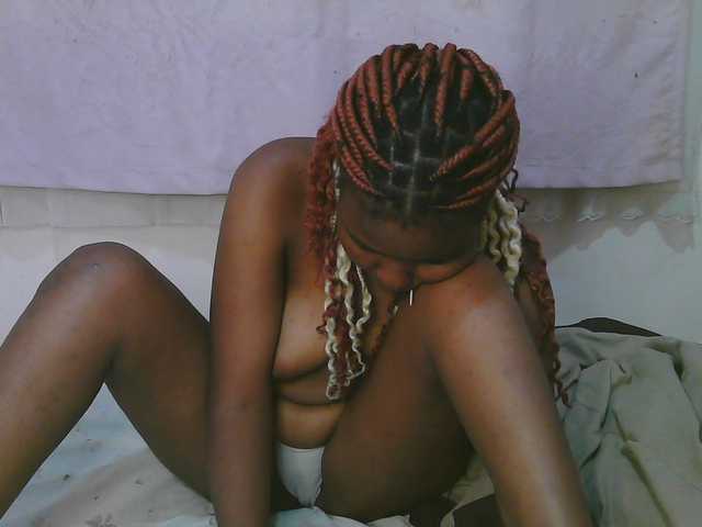 Cute-latasha online show from August 14, 9:18 pm