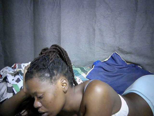 Cute-mellanin online show from May 1, 8:57 pm