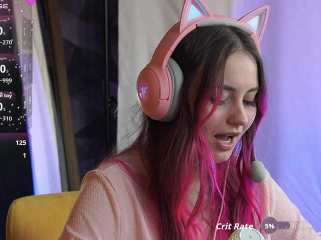 CuteKittyMeow online show from June 4, 8:57 pm
