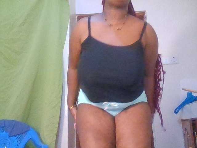 CuteTinkerbella online show from August 7, 9:15 pm