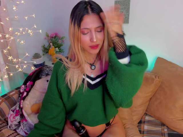 CuteWee420 online show from July 28, 2:39 am
