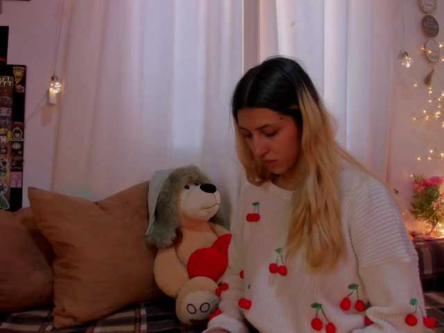 CuteWee420 online show from August 10, 9:49 pm