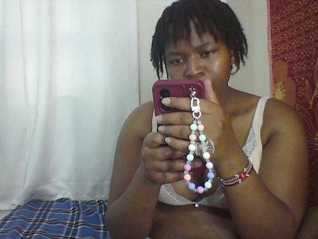 Cutecaramela online show from August 1, 2:23 pm