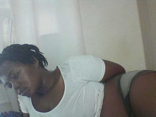 Cutecaramela online show from August 3, 1:40 pm