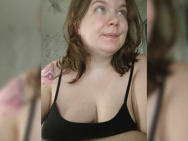 Cutecheeks online show from August 3, 6:37 pm