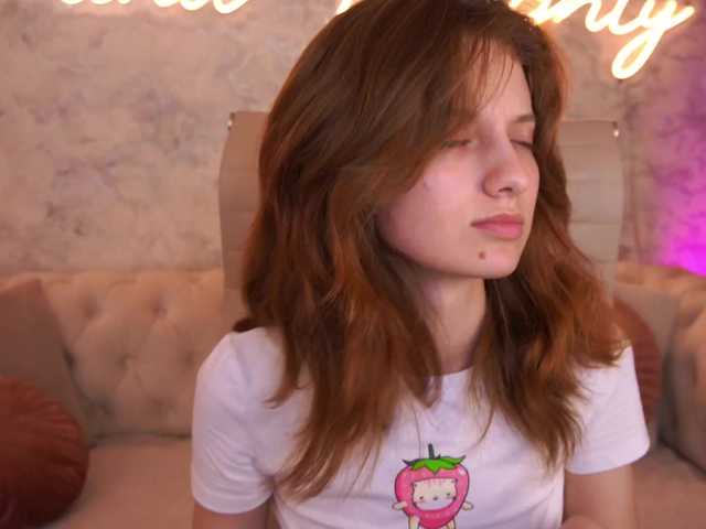 CuteeFoxy online show from August 4, 3:31 pm