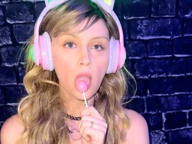 Daddysprincess731 online show from July 20, 10:35 pm