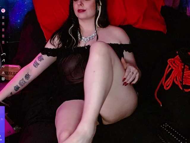 Daddysprincess90699 online show from August 1, 11:11 pm