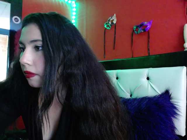 DaisyMoon8 online show from August 11, 8:00 pm