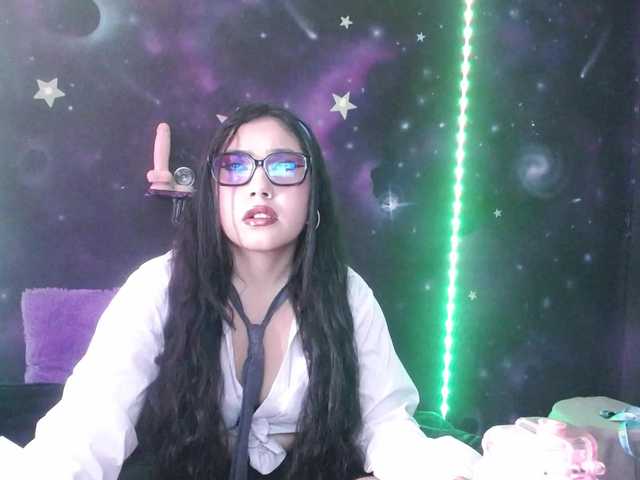 DaisyMoon8 online show from August 13, 7:50 pm