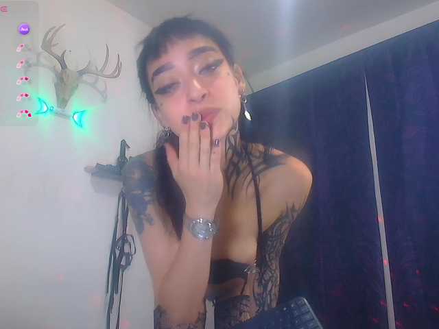 DakariaHills online show from July 19, 3:30 am