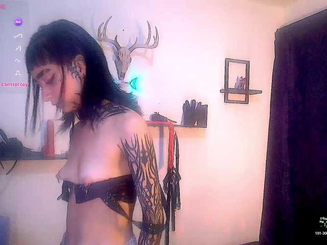 DakariaHills online show from July 28, 5:35 am
